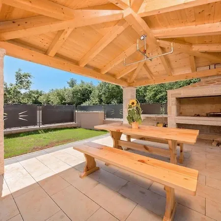 Вилла Melanie *