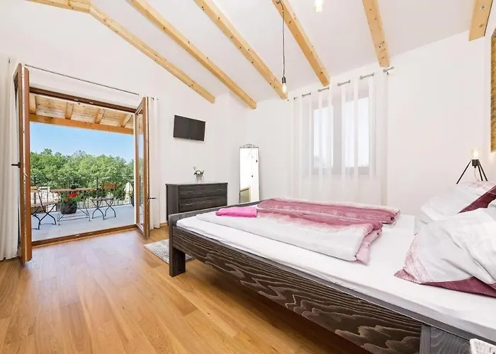 Melanie וילה פורץ